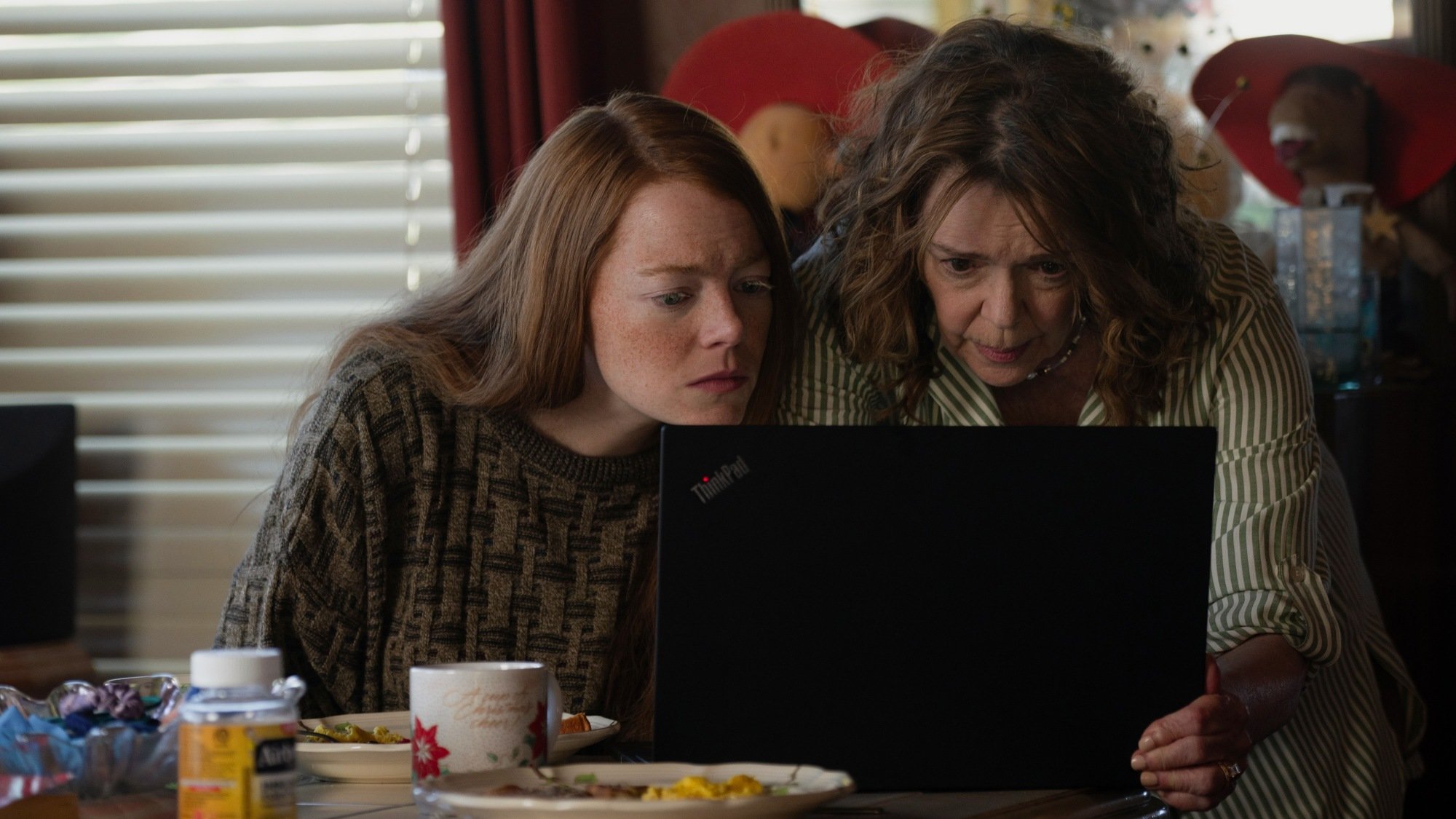 Emma Stone and Deirdre O'Connell play daughter and mother in "Eddington."